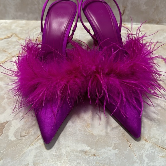 Fuchsia sling back heels with feathers by Zara - Picture 4 of 10